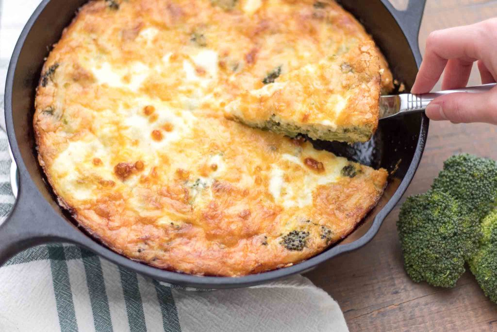 Crustless broccoli quiche in a pan.