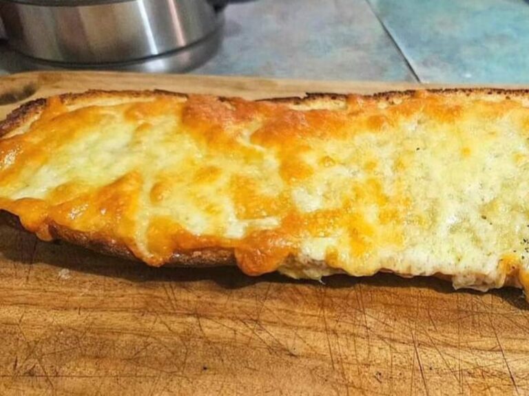 Best Homemade Sourdough Garlic Bread Recipe