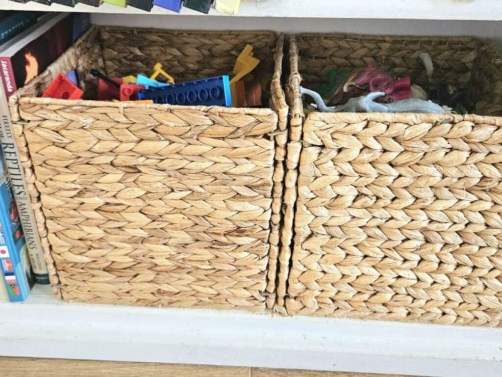 Pretty baskets to organise a home.