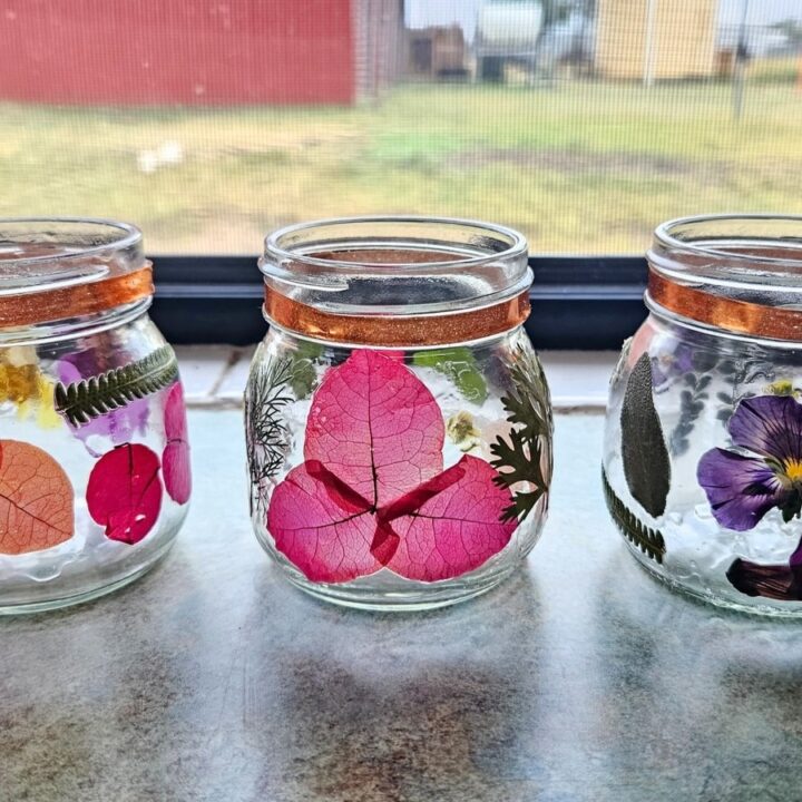 Beautiful simple flower pressed jars.