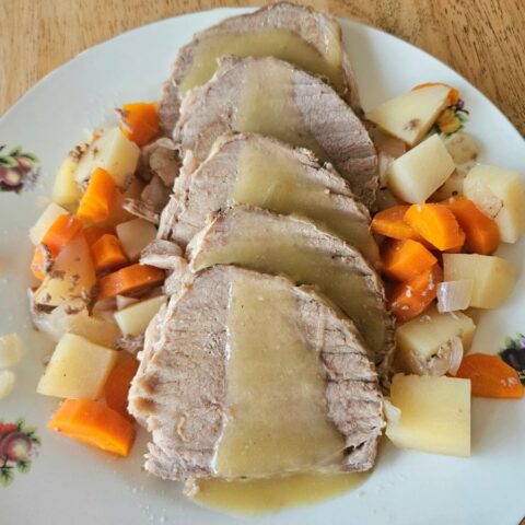 Easy Slow Cooker Silverside Recipe - The homey lif3